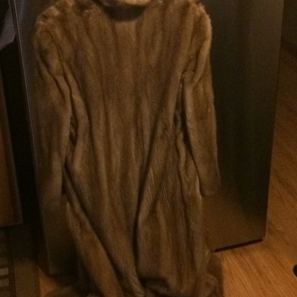 Mink Coat - Picture 2 of 3